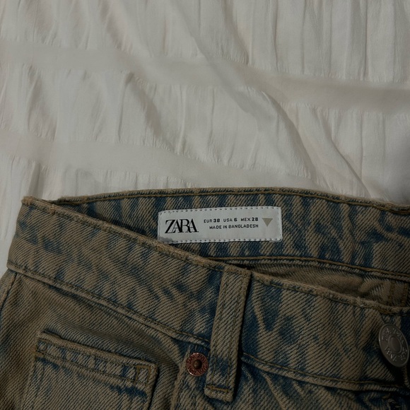 SOLD Zara Boyfriend Jeans - Picture 6 of 6